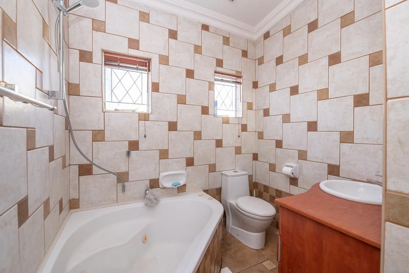 5 Bedroom Property for Sale in Clubview Gauteng