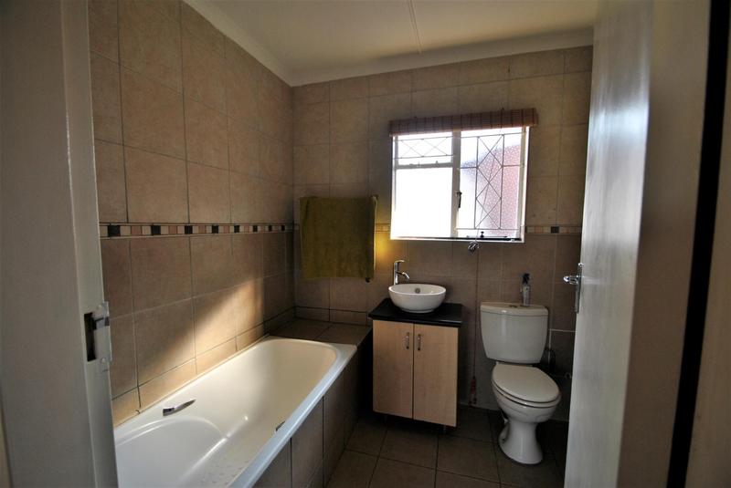 2 Bedroom Property for Sale in New Redruth Gauteng