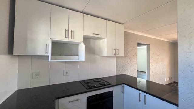 2 Bedroom Property for Sale in Mondeor Gauteng