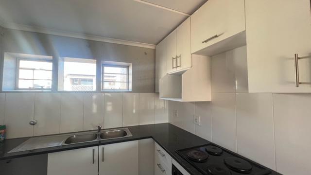 2 Bedroom Property for Sale in Mondeor Gauteng