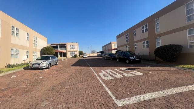 2 Bedroom Property for Sale in Mondeor Gauteng