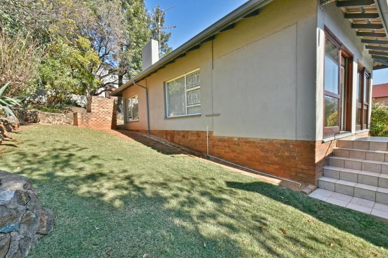 4 Bedroom Property for Sale in Glenvista Gauteng