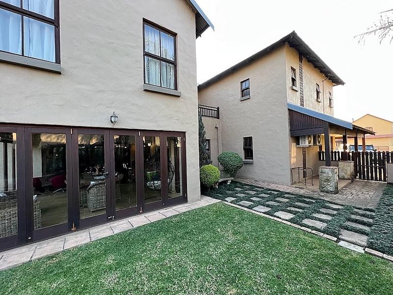 4 Bedroom Property for Sale in Silverwoods Country Estate Gauteng