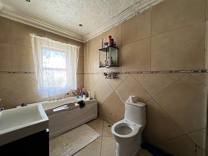 6 Bedroom Property for Sale in Six Fountains Residential Estate Gauteng