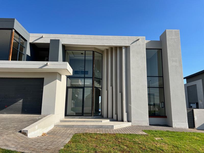 5 Bedroom Property for Sale in Midstream Heights Gauteng