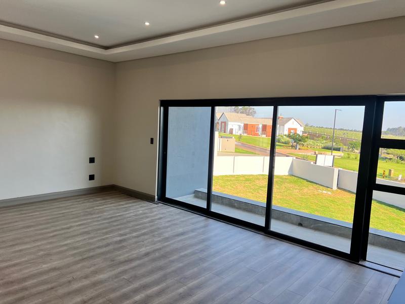 5 Bedroom Property for Sale in Midstream Heights Gauteng