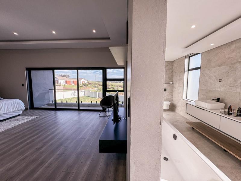 5 Bedroom Property for Sale in Midstream Heights Gauteng