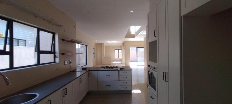 4 Bedroom Property for Sale in North Riding Gauteng