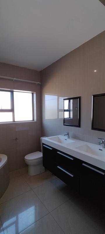 4 Bedroom Property for Sale in North Riding Gauteng