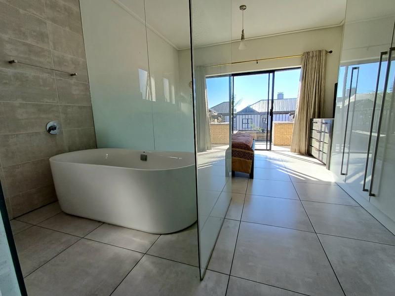 2 Bedroom Property for Sale in Waterfall Gauteng