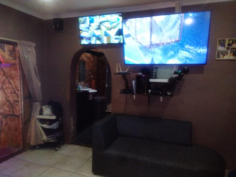 4 Bedroom Property for Sale in Sharon Park Gauteng