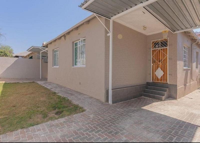 To Let 3 Bedroom Property for Rent in Bezuidenhout Valley Gauteng