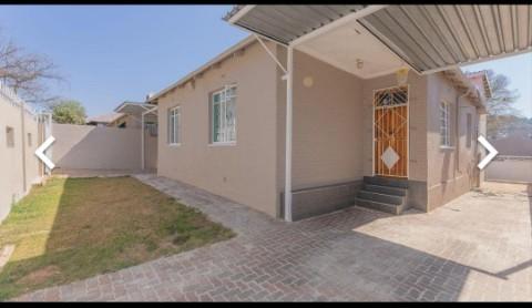 To Let 3 Bedroom Property for Rent in Bezuidenhout Valley Gauteng