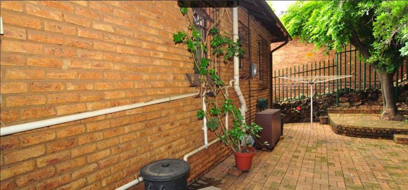 To Let 1 Bedroom Property for Rent in Kensington Gauteng