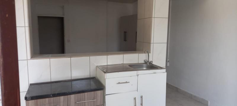 To Let 1 Bedroom Property for Rent in Observatory Gauteng