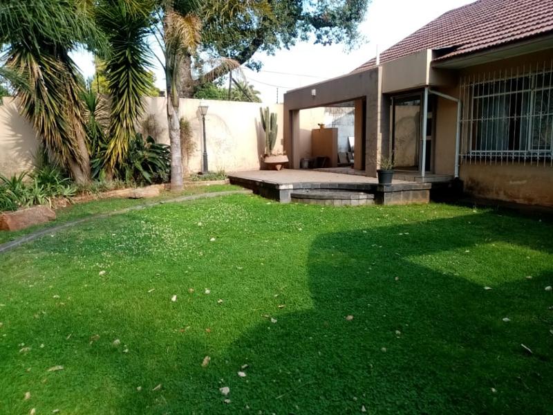 To Let 1 Bedroom Property for Rent in Bedfordview Gauteng