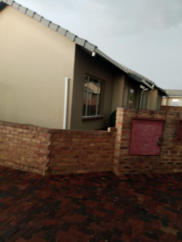 2 Bedroom Property for Sale in Ormonde Gauteng