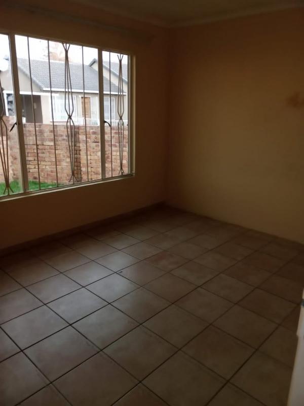 2 Bedroom Property for Sale in Ormonde Gauteng