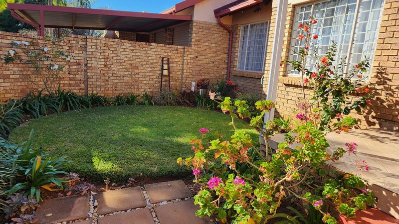 2 Bedroom Property for Sale in Magalieskruin Gauteng