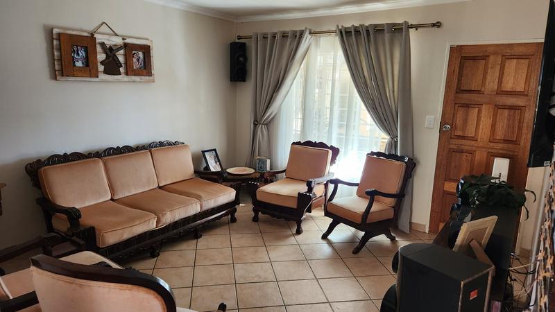 2 Bedroom Property for Sale in Magalieskruin Gauteng