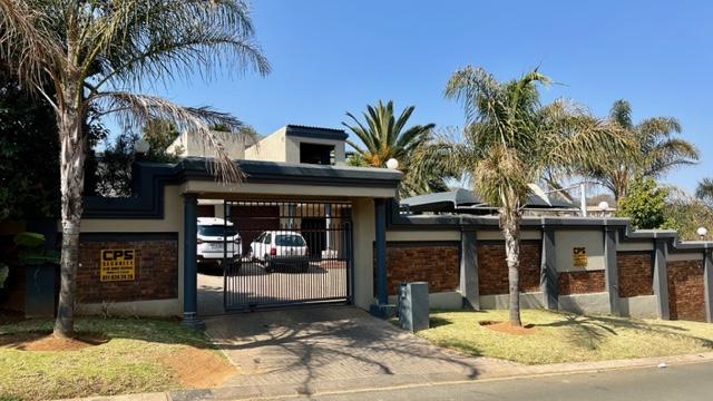 9 Bedroom Property for Sale in Mulbarton Gauteng