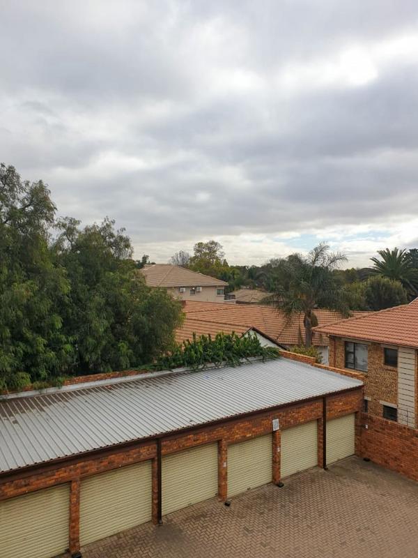 2 Bedroom Property for Sale in Nimrod Park Gauteng