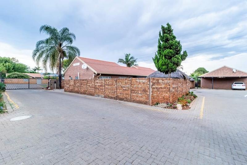 2 Bedroom Property for Sale in The Orchards Gauteng