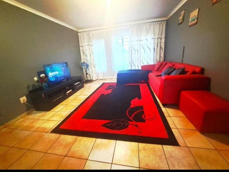 2 Bedroom Property for Sale in The Orchards Gauteng