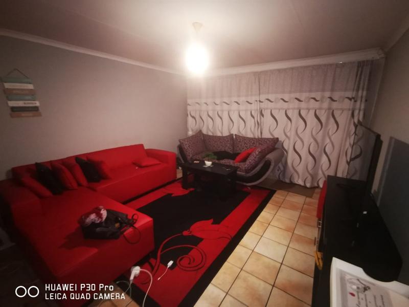 2 Bedroom Property for Sale in The Orchards Gauteng