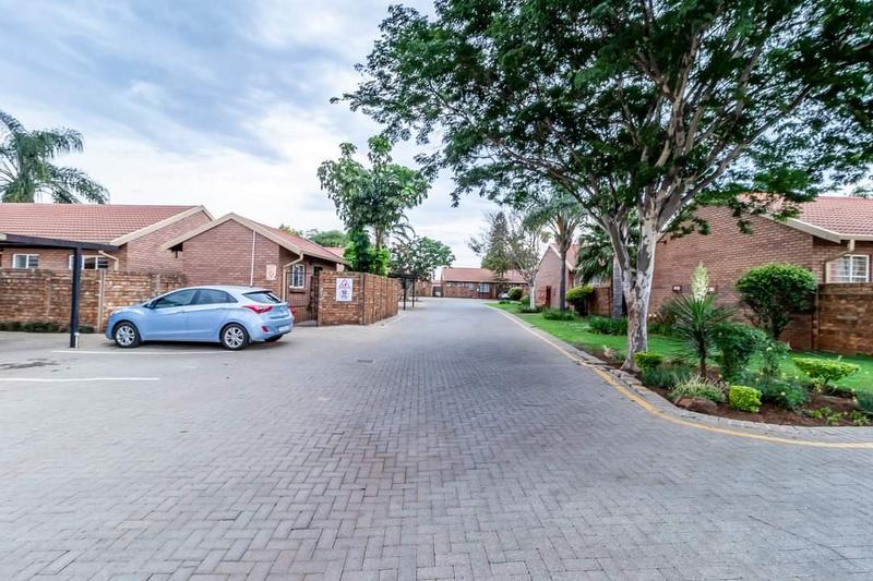 2 Bedroom Property for Sale in The Orchards Gauteng