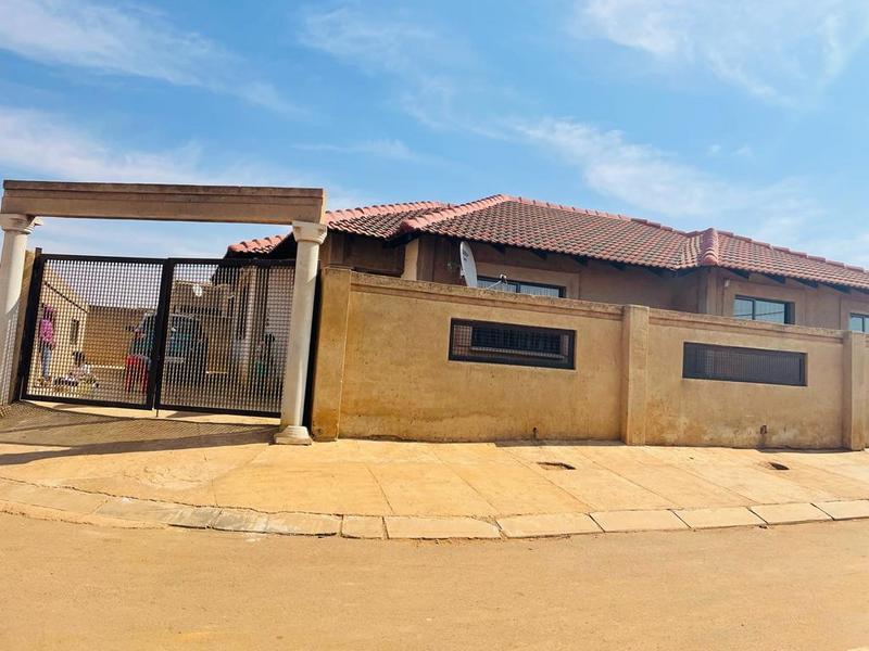 3 Bedroom Property for Sale in Lakeside Gauteng