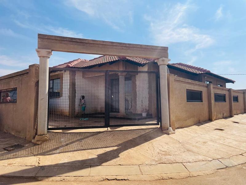 3 Bedroom Property for Sale in Lakeside Gauteng