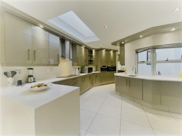 To Let 4 Bedroom Property for Rent in Morningside Gauteng