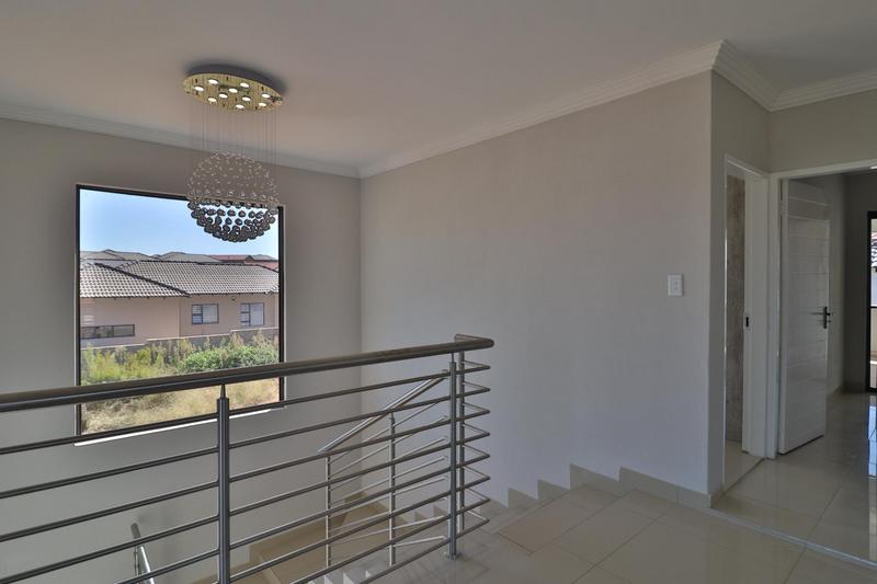 5 Bedroom Property for Sale in Wildtuinpark Gauteng