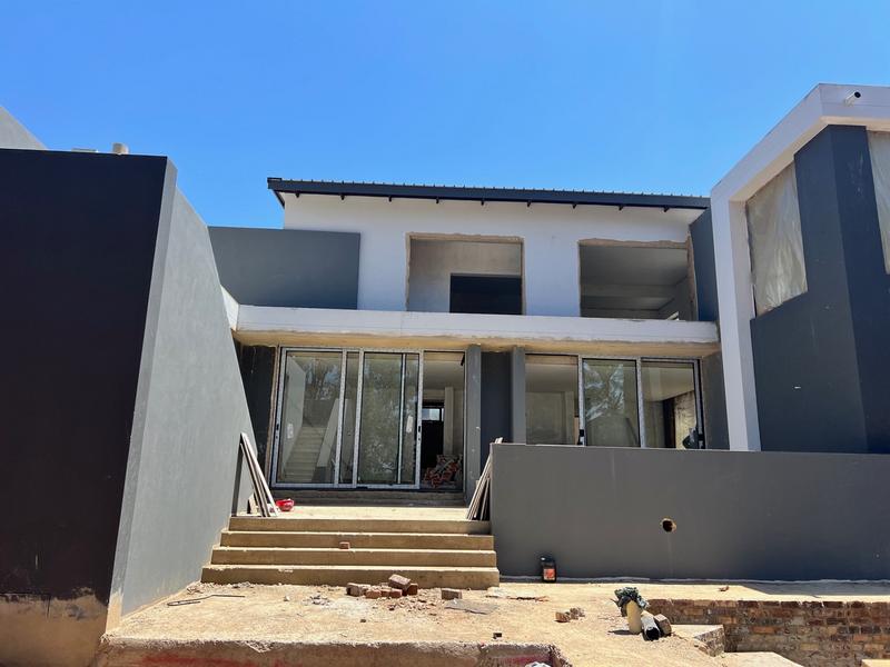 5 Bedroom Property for Sale in Midstream Ridge Gauteng