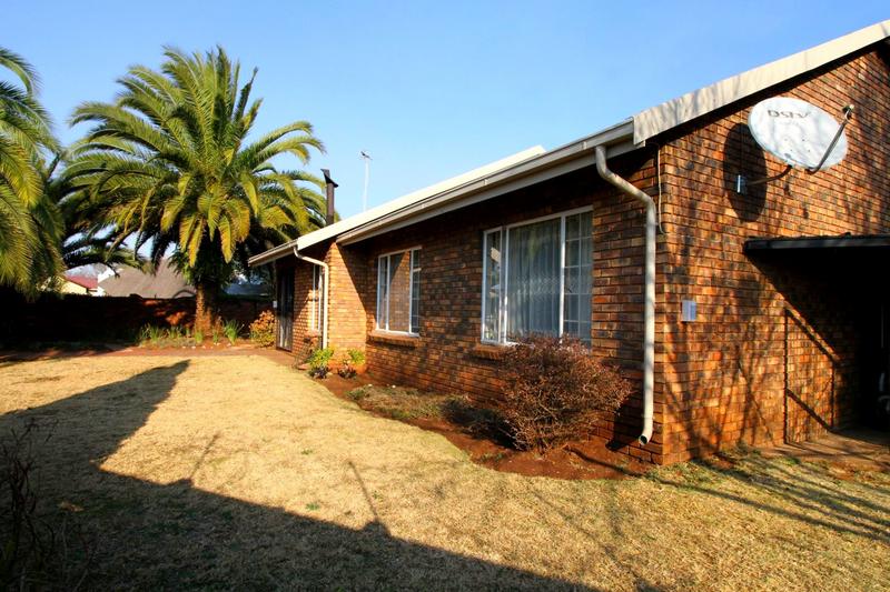 2 Bedroom Property for Sale in Zwartkop Gauteng