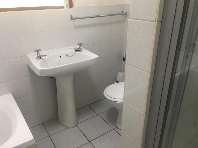 To Let 1 Bedroom Property for Rent in Ferndale Gauteng