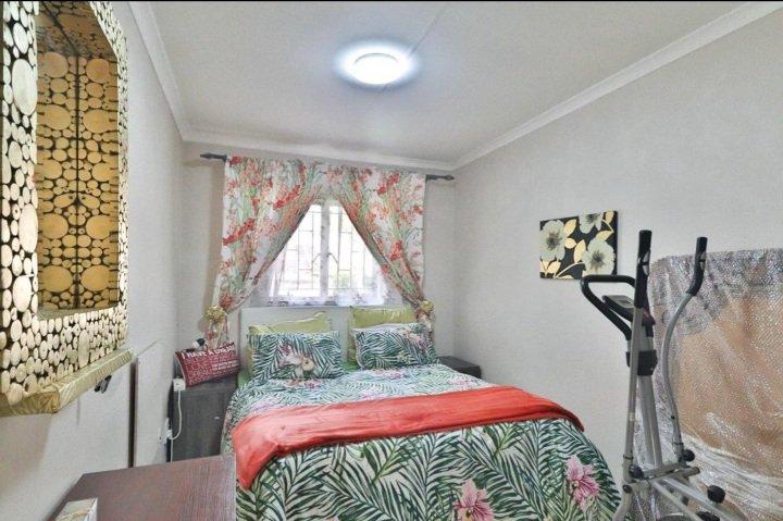 2 Bedroom Property for Sale in Greenstone Hill Gauteng