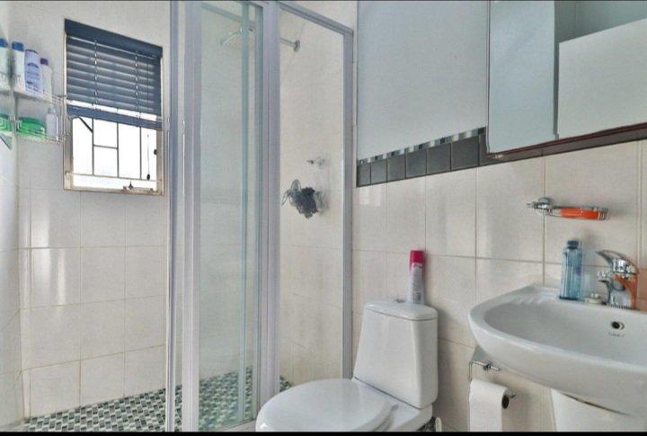 2 Bedroom Property for Sale in Greenstone Hill Gauteng