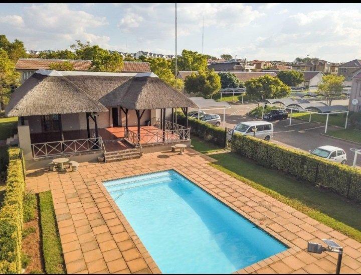 2 Bedroom Property for Sale in Greenstone Hill Gauteng