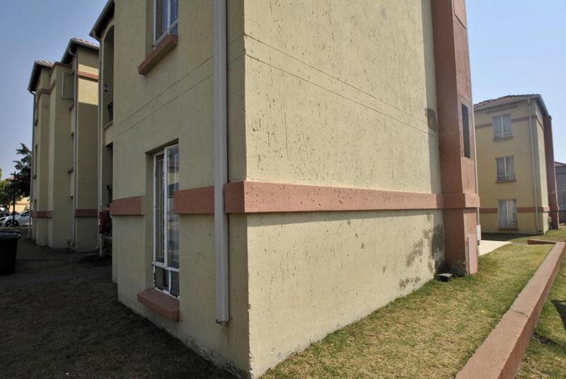 2 Bedroom Property for Sale in Ormonde Gauteng