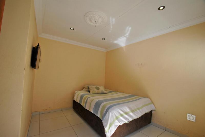 3 Bedroom Property for Sale in Protea Glen Gauteng