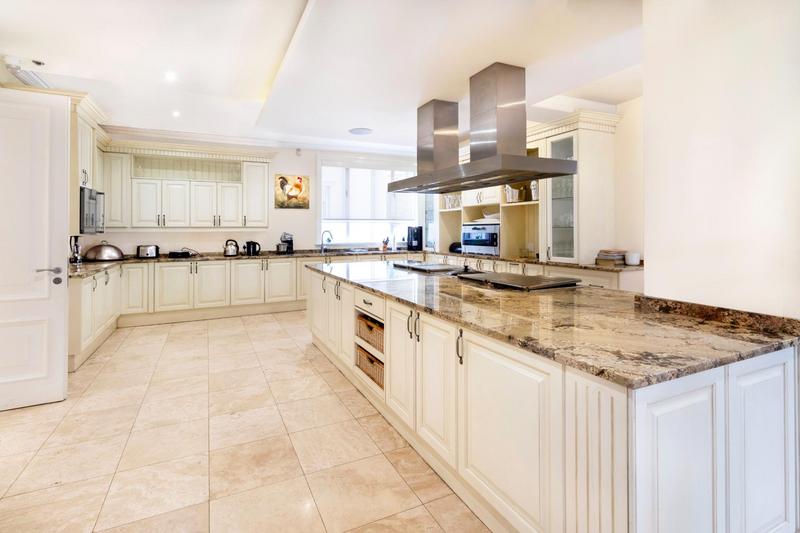 7 Bedroom Property for Sale in Hyde Park Gauteng