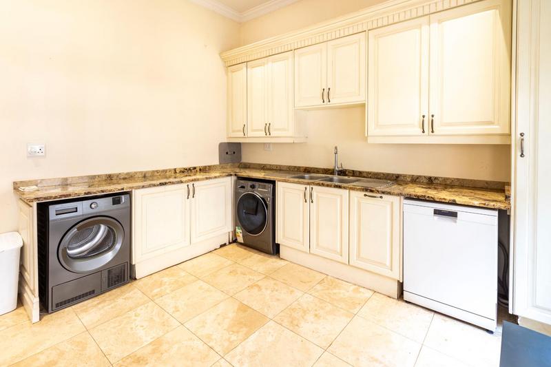 7 Bedroom Property for Sale in Hyde Park Gauteng