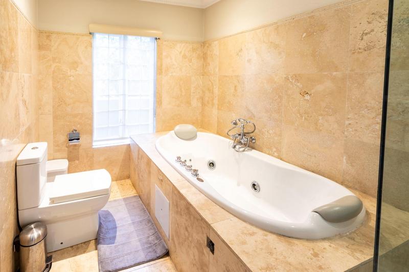 7 Bedroom Property for Sale in Hyde Park Gauteng