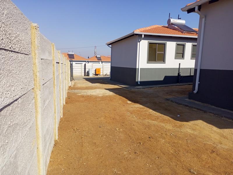 2 Bedroom Property for Sale in Chiawelo Gauteng