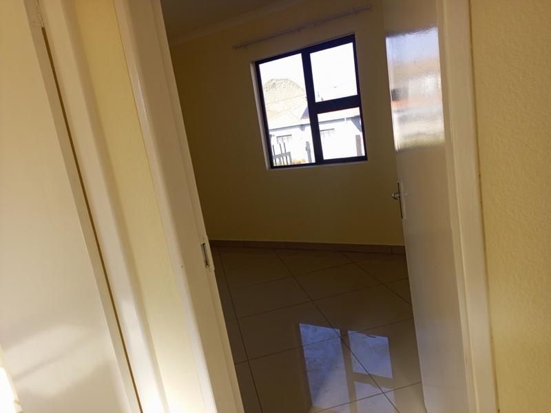 2 Bedroom Property for Sale in Chiawelo Gauteng