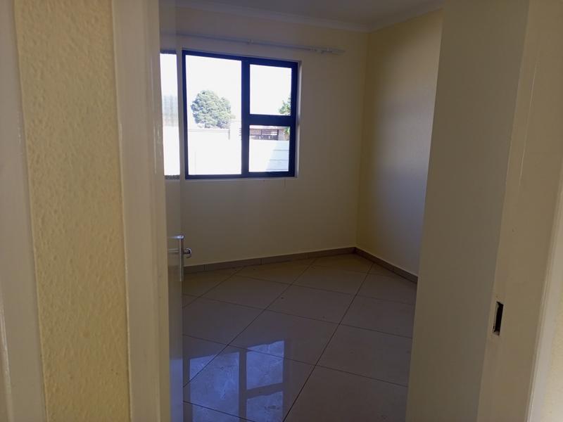 2 Bedroom Property for Sale in Chiawelo Gauteng