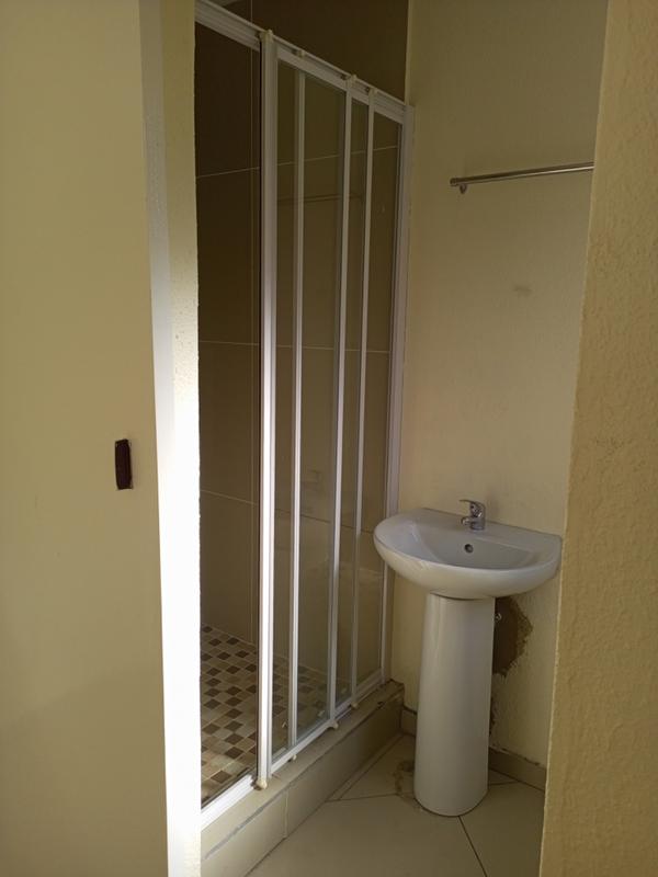 2 Bedroom Property for Sale in Chiawelo Gauteng