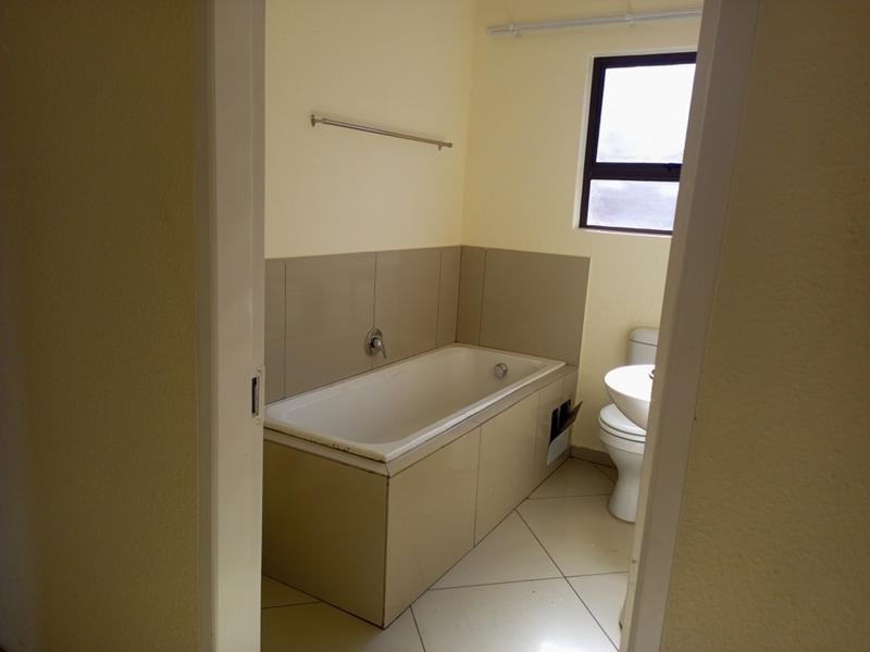 2 Bedroom Property for Sale in Chiawelo Gauteng